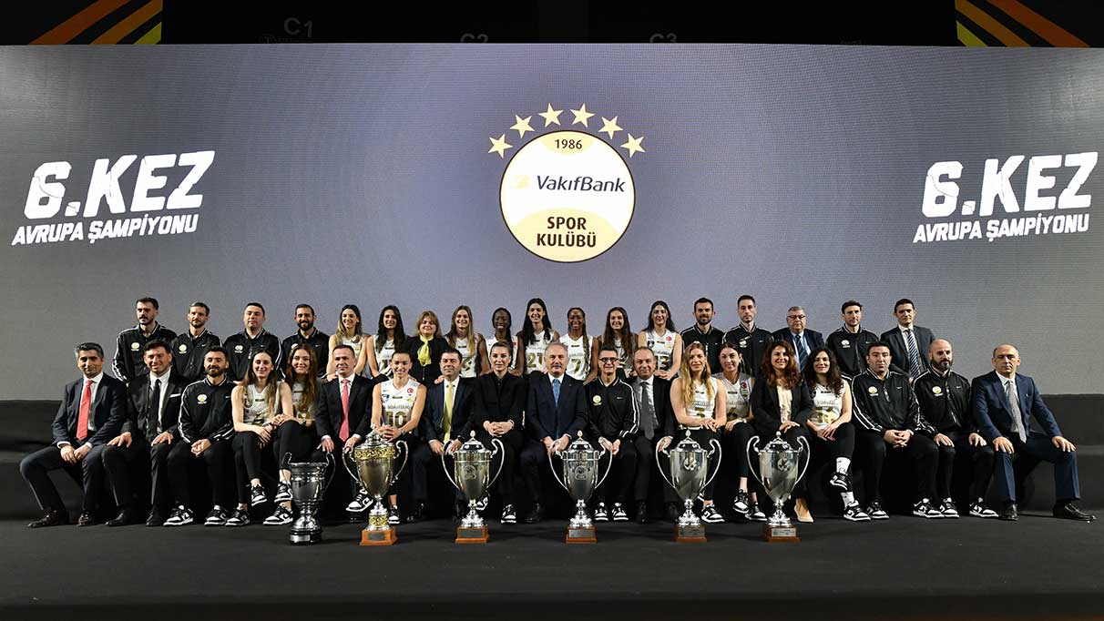 CEV Şampiyonlar Ligi şampiyonu VakıfBank'ta medya günü