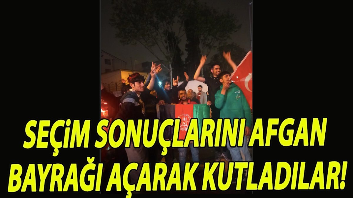 Seçim sonuçlarını Afgan bayrağı açarak kutladılar