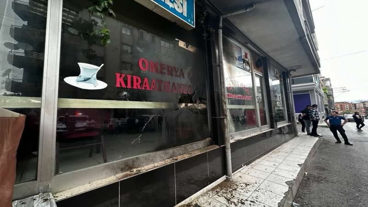 İzmir'de kahvehaneye molotoflu saldırı