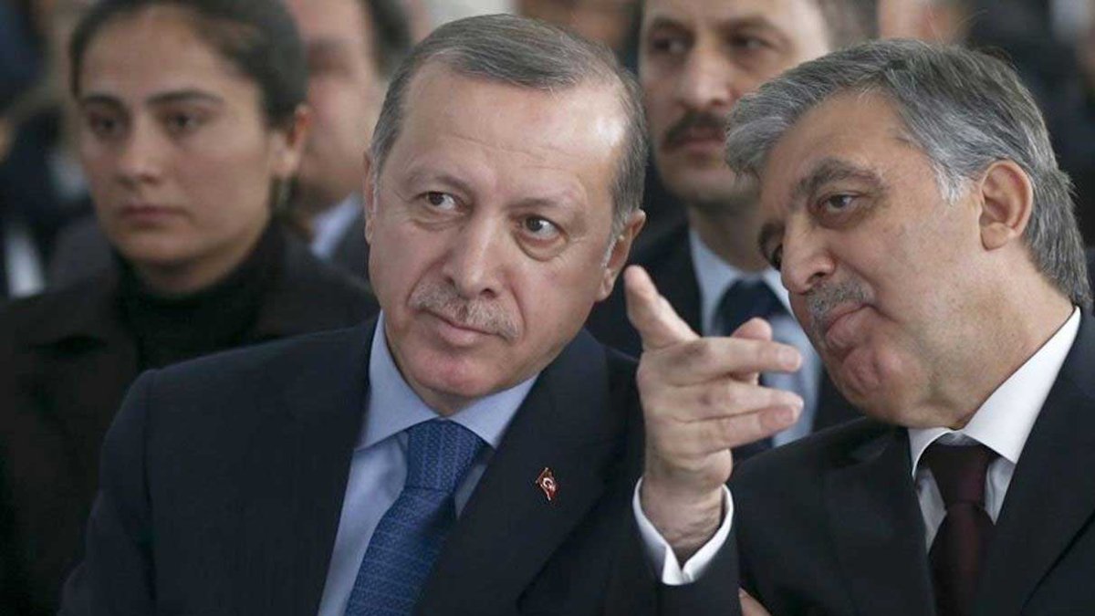 Abdullah Gül'den Erdoğan'a tebrik