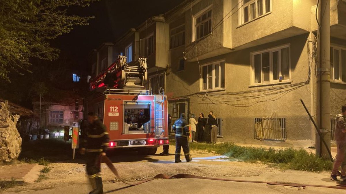 Burdur'da baca tutuştu: Mahalle ayağa kalktı