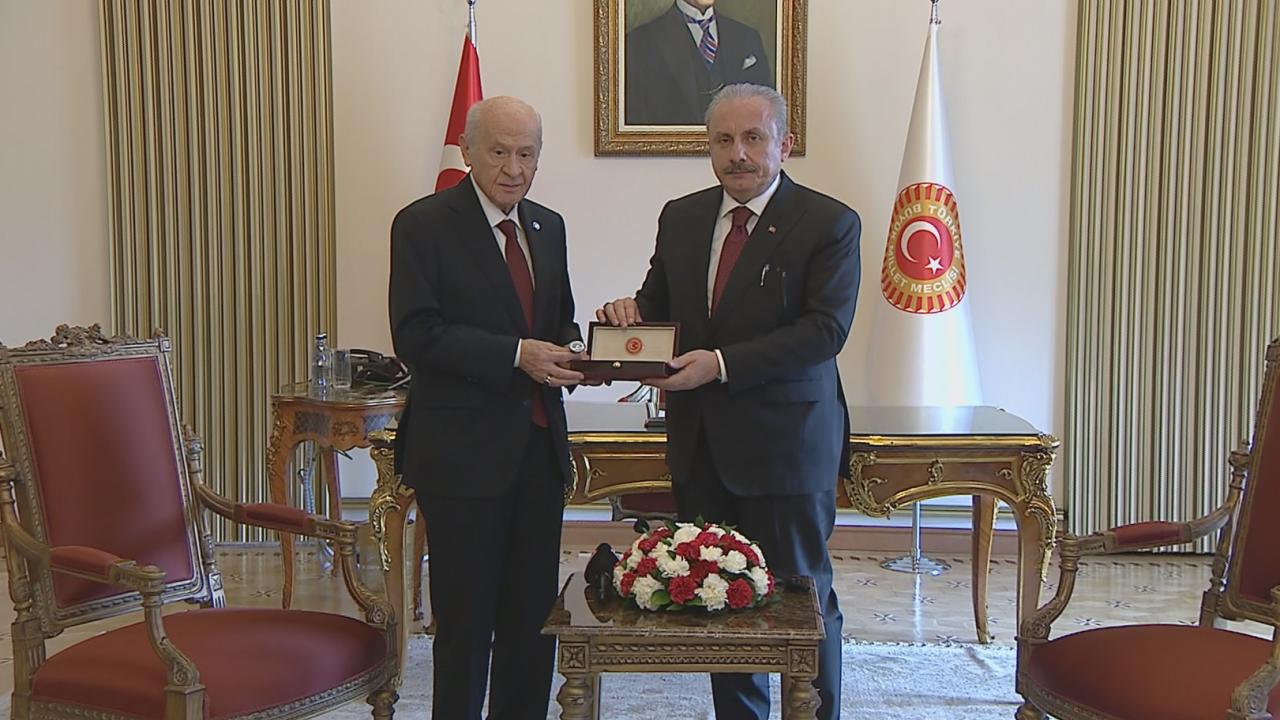 Bahçeli, Meclis Başkanı görevini devraldı