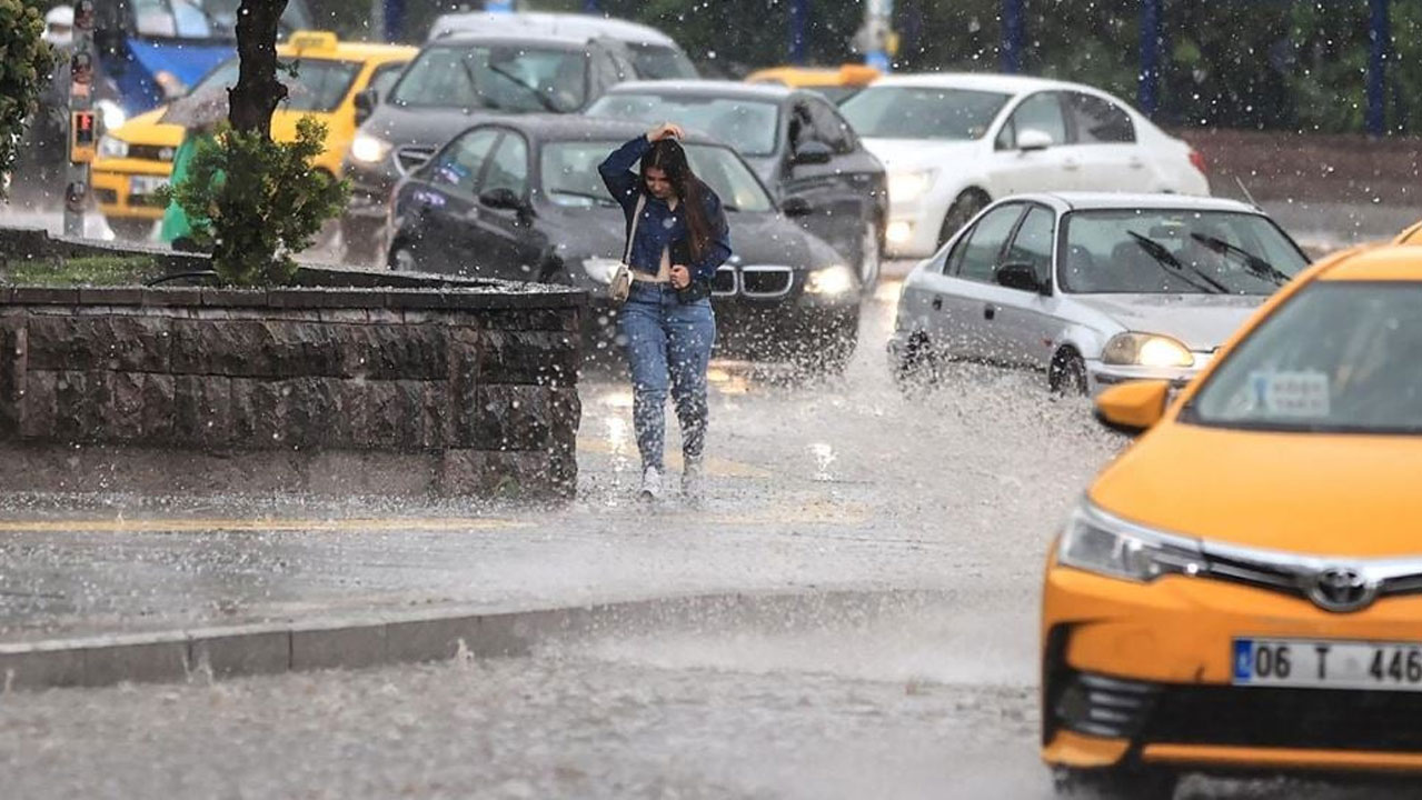 Ankara'da ceviz büyüklüğünde dolu yağdı!