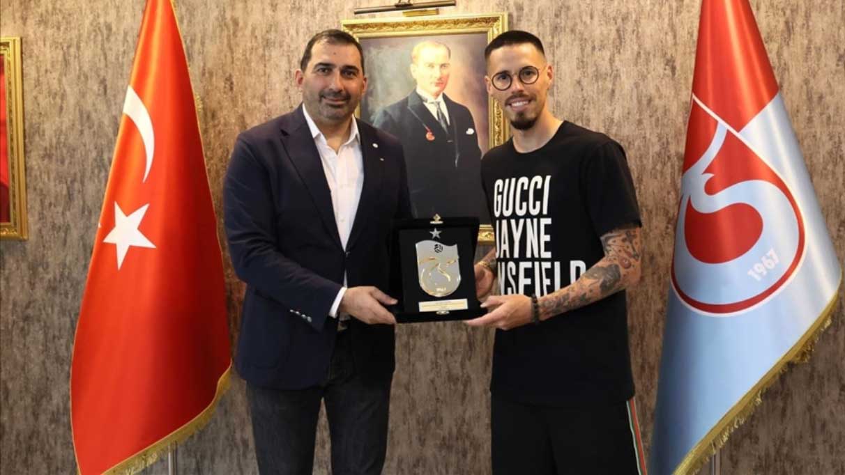 Hamsik'e teşekkür plaketi