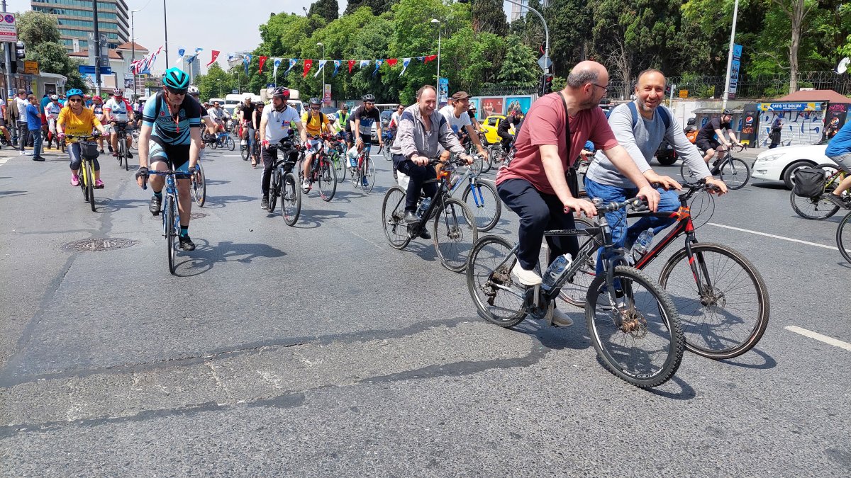 İki kıta arasında çevre için pedala bastılar