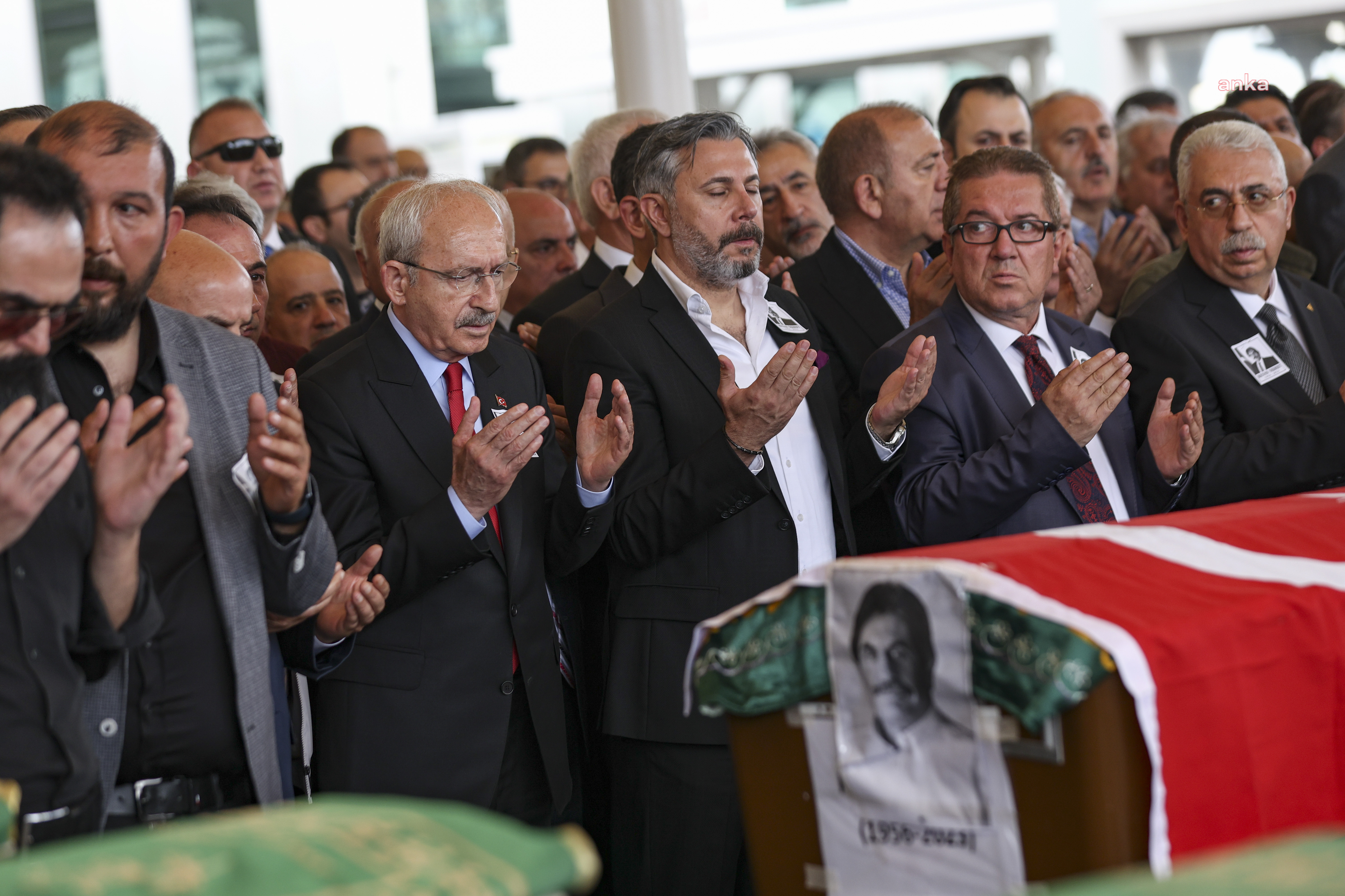 CHP'nin acı günü: Son yolculuğuna Kılıçdaroğlu uğurladı!