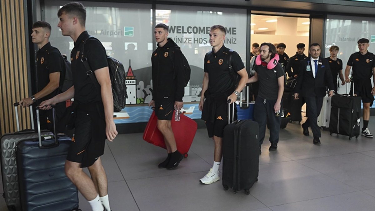 Hull City, hazırlık kampı için İstanbul'a geldi
