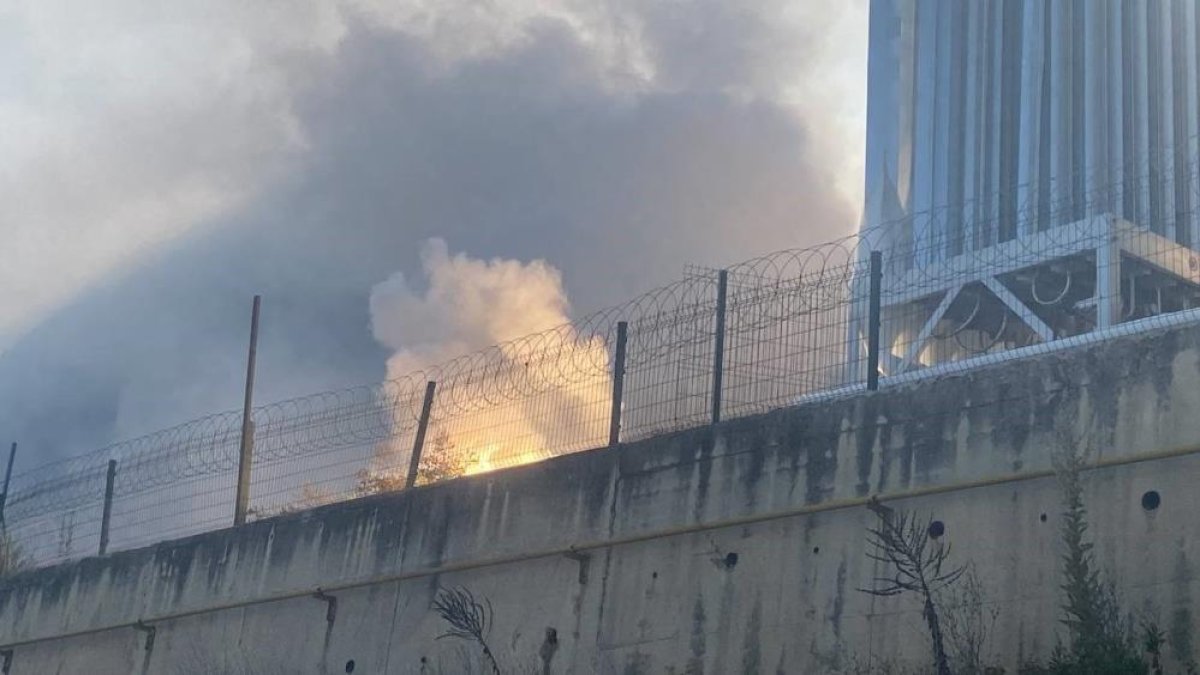 Kocaeli'de demir çelik fabrikasında yangın