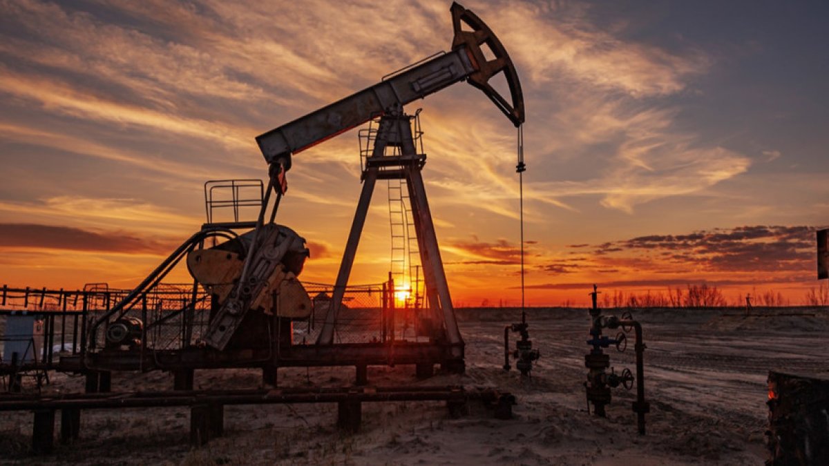 Meksika'da yangın çıktı! 2 milyon varil ham petrolü yaktı