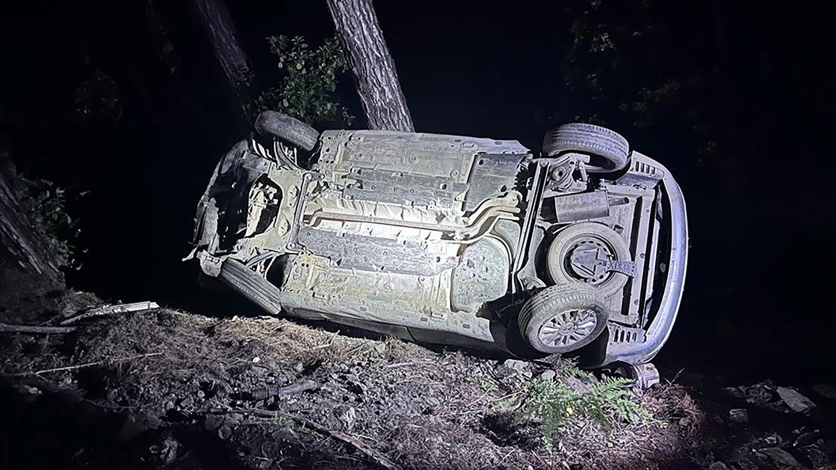 Antalya'da otomobil uçuruma yuvarlandı: Çocuk can verdi