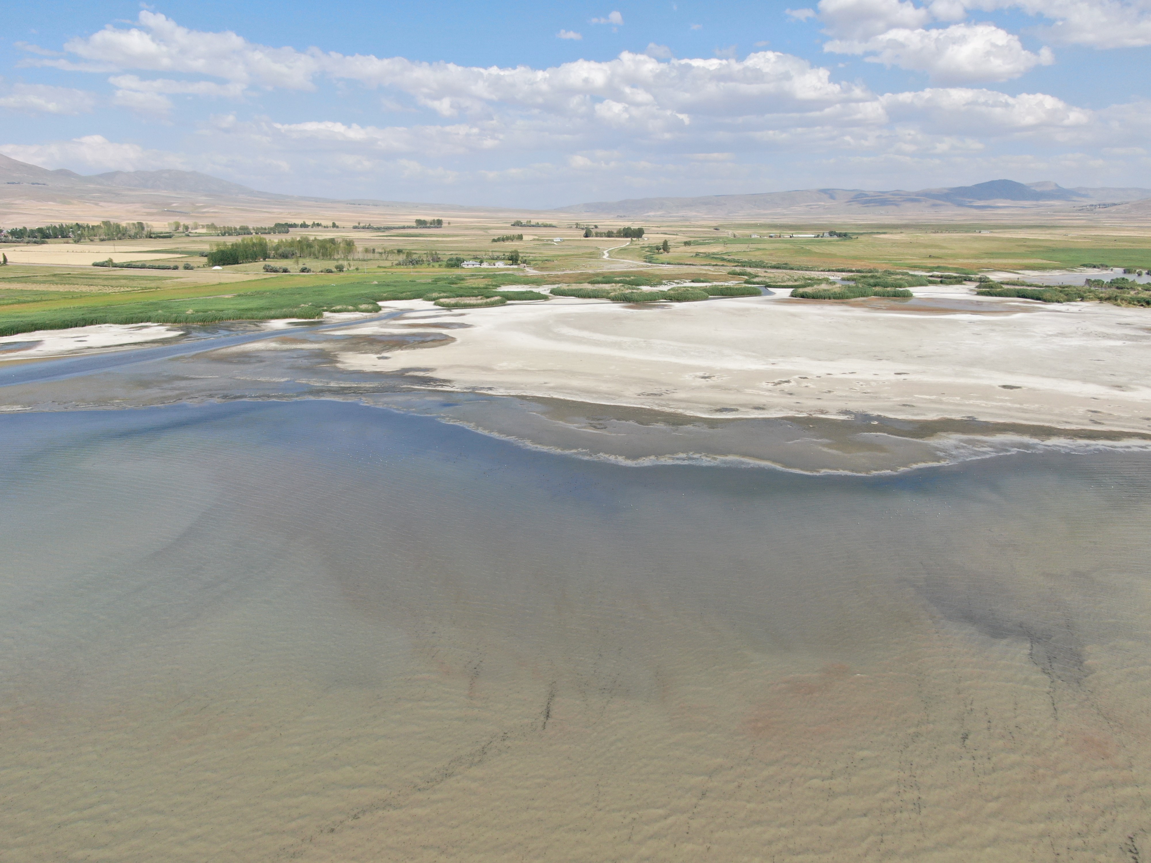 Erçek Gölü'nde su kaybı: Kuraklık kapıda!