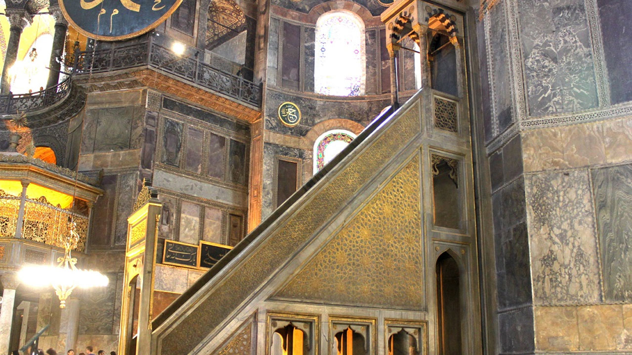 Rüyada minber görmek ne anlama geliyor?