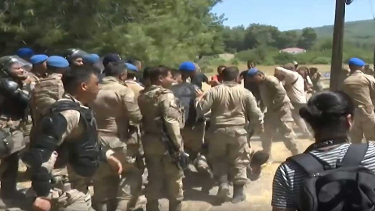 Akbelen'de direniş devam ediyor: Jandarmadan çevrecilere sert müdahale