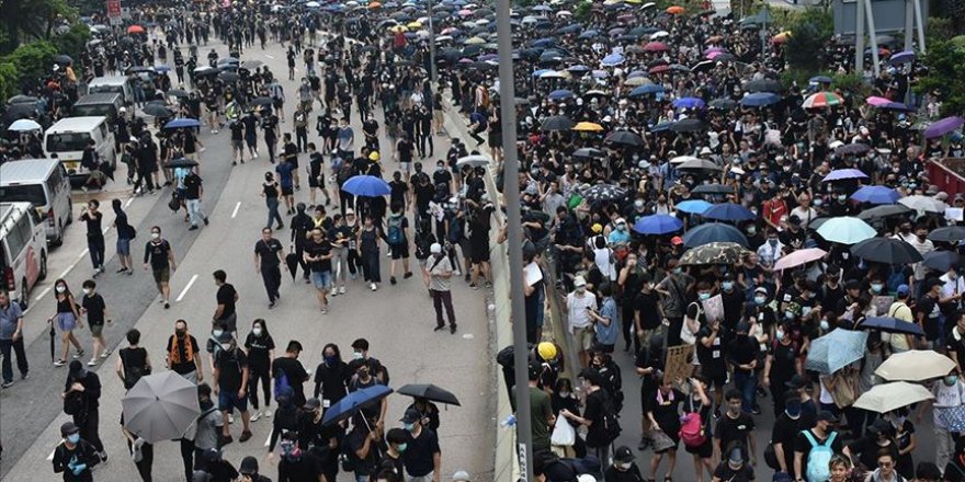 Hong Kong’da protestocular tekrar yollarda