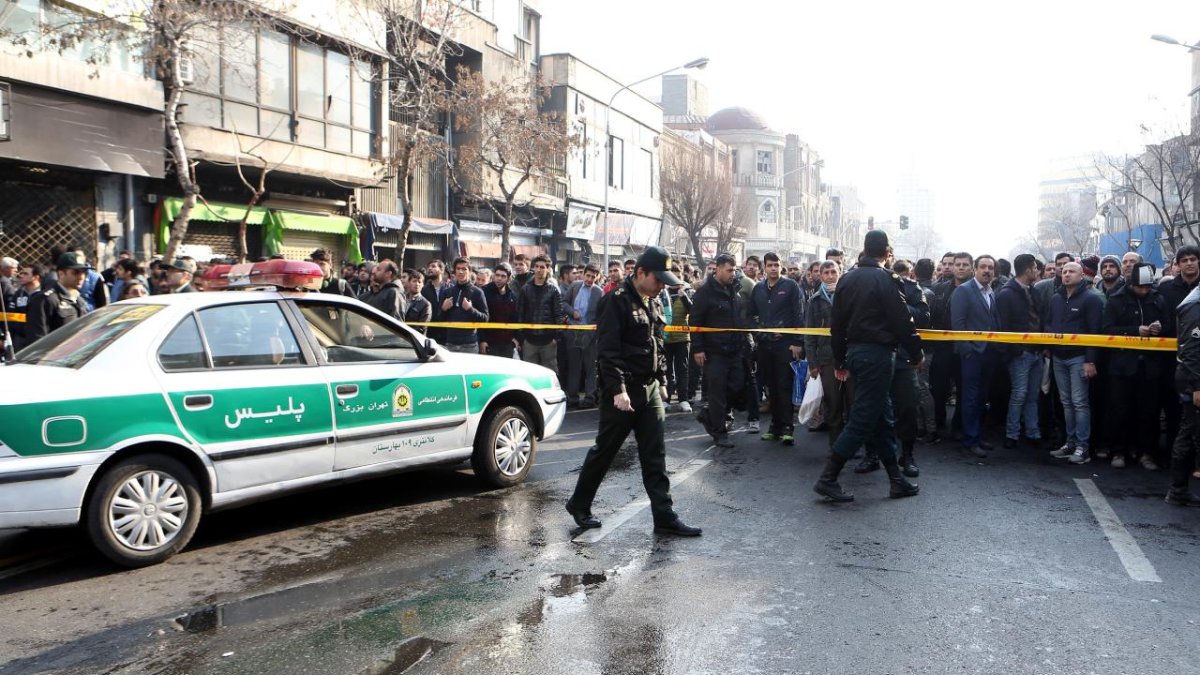 İran'da tüp patlaması sonucu bir ev çöktü, 6 kişi öldü