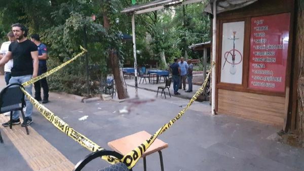 Diyarbakır'da nişana davet tepkisi: Babasıyla kardeşini kurşunladı