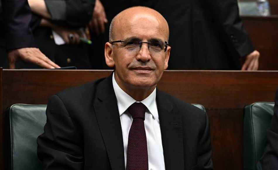 Hazine ve Maliye Bakanı Şimşek, Adıyaman'da konteyner kenti ziyaret etti