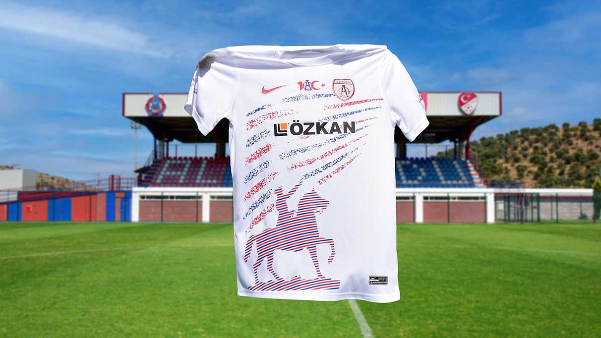 Altınordu'dan Atatürk'e saygı forması