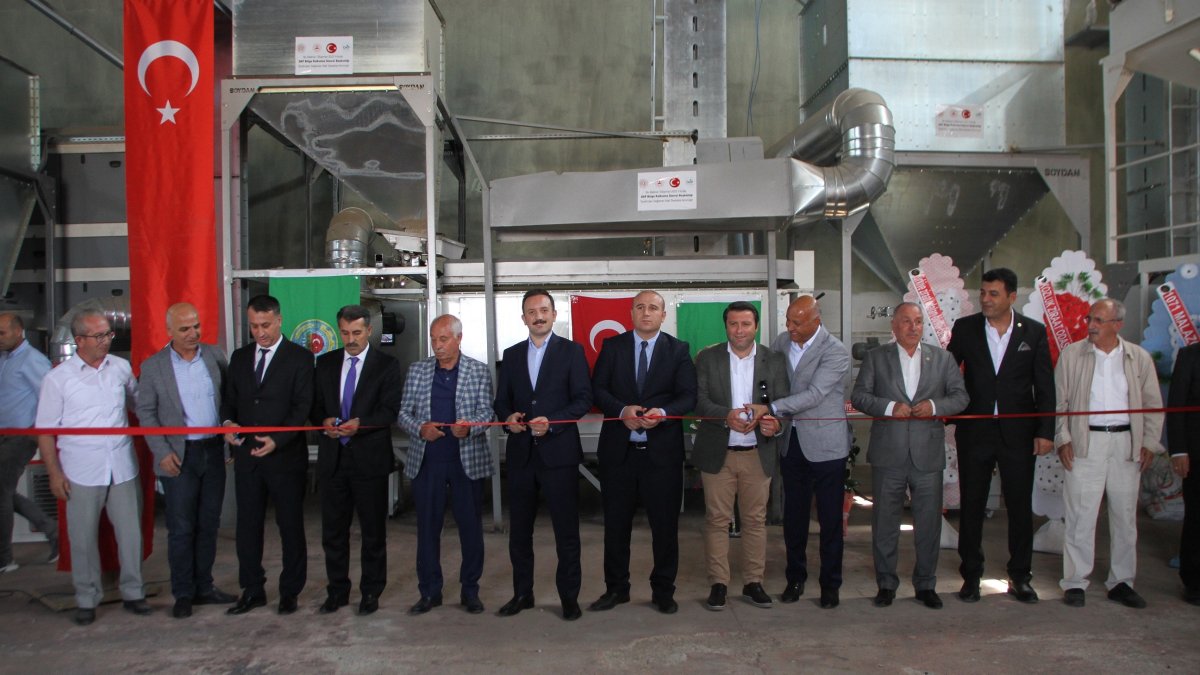 Malazgirt’te tohum eleme tesisi açıldı
