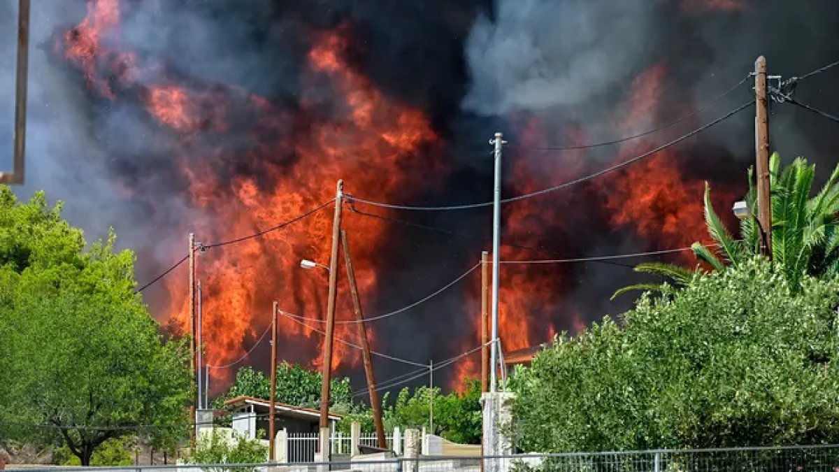 Yunanistan Dedeağaç'ta acil durum ilan etti