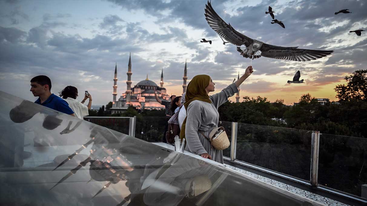 Bu pozu çektirmek için dünyanın her yerinden İstanbul’a geliyorlar