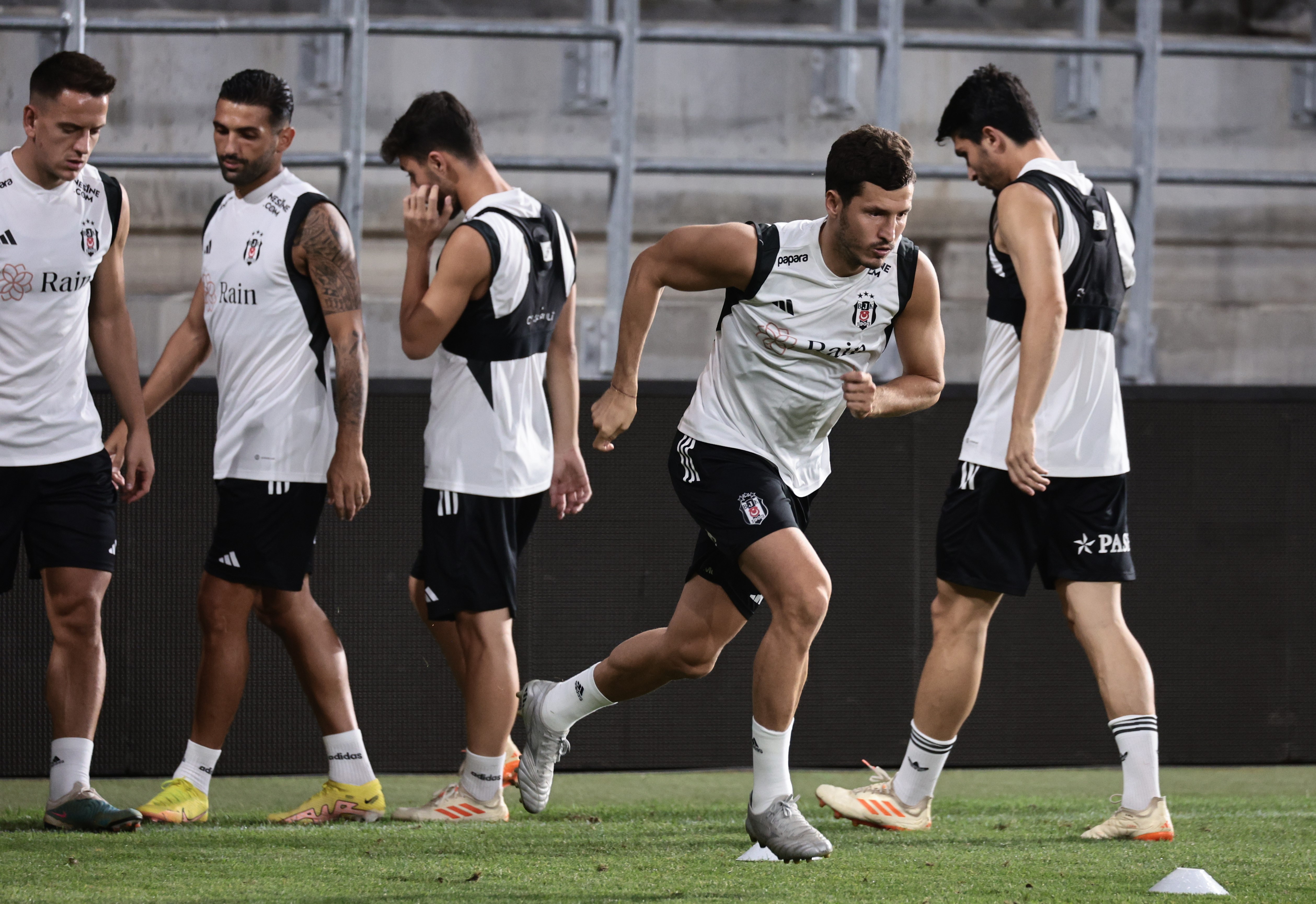 Beşiktaş Dinamo Kiev maçı hazırlıklarını tamamladı