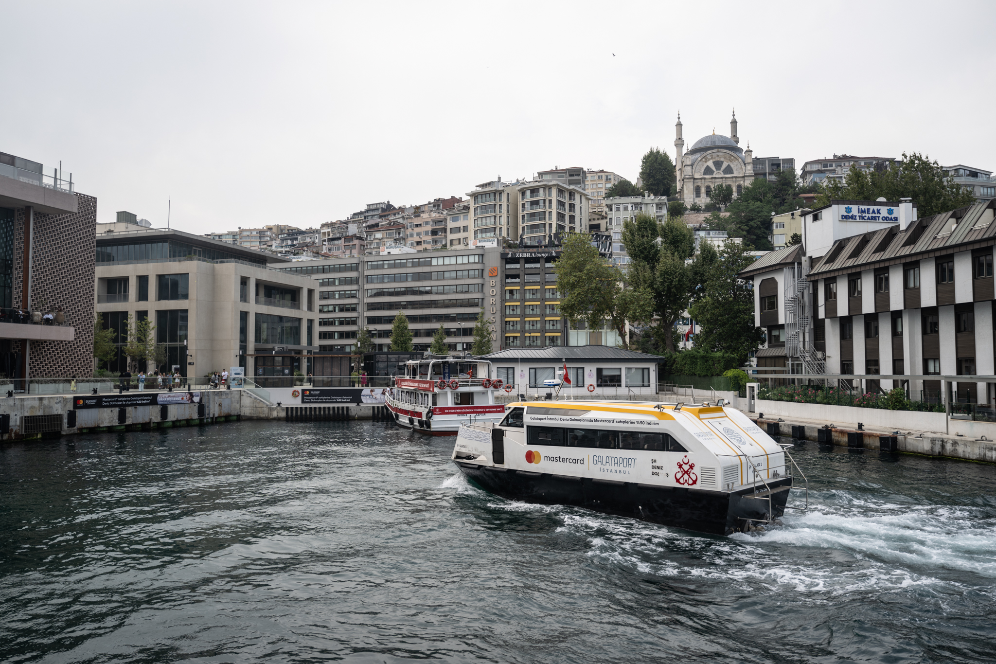 Galataport İstanbul, ziyaretçilere kültür sanat ortamı sunuyor