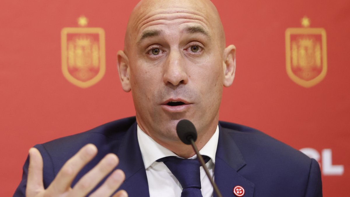 İspanya Futbol Federasyonu başkanının yarın istifa edeceği iddia edildi