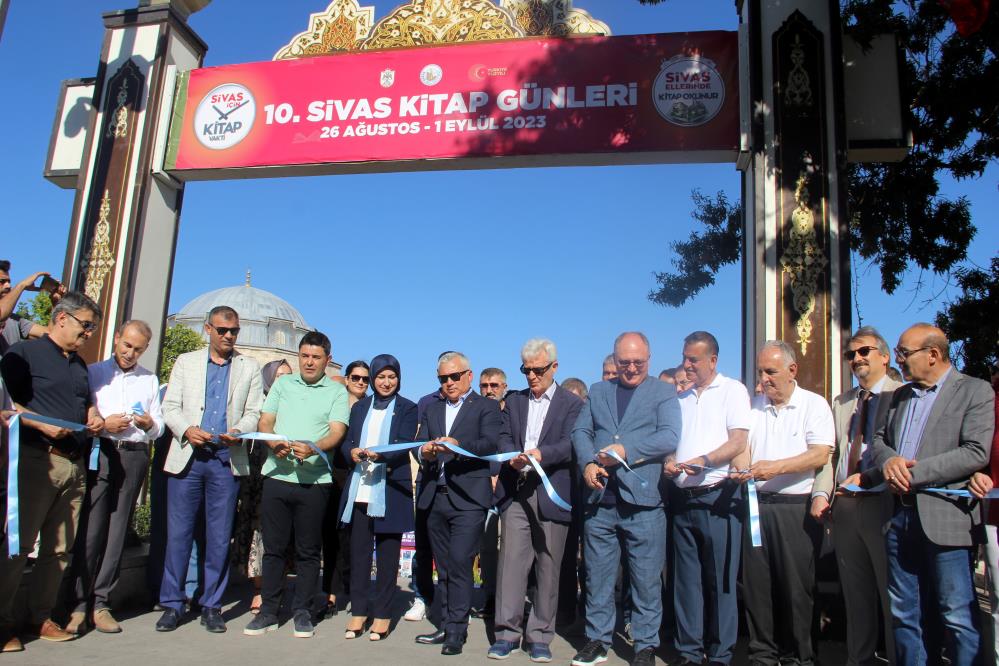 Sivas Kitap Fuarı kapılarını açtı: Aşık Veysel ayrıntısı ortaya çıktı
