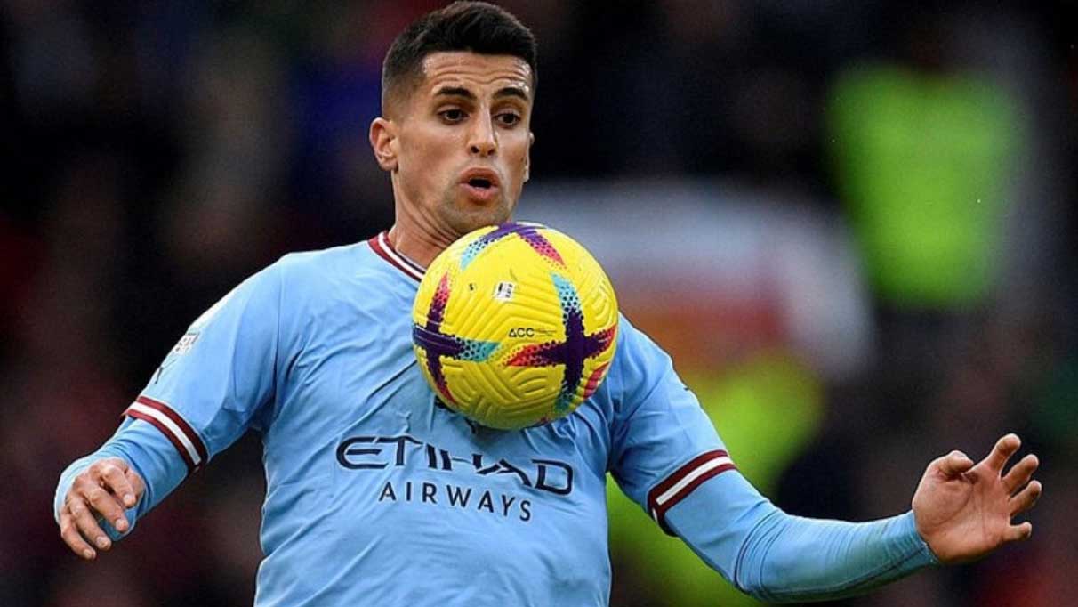 Barcelona Manchester City'den Cancelo'yu kiraladı