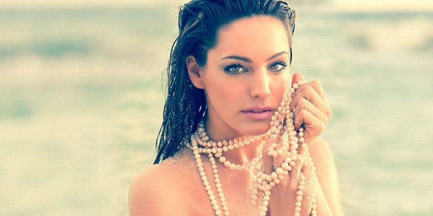 İngiliz oyuncu Kelly Brook Bodrum’da