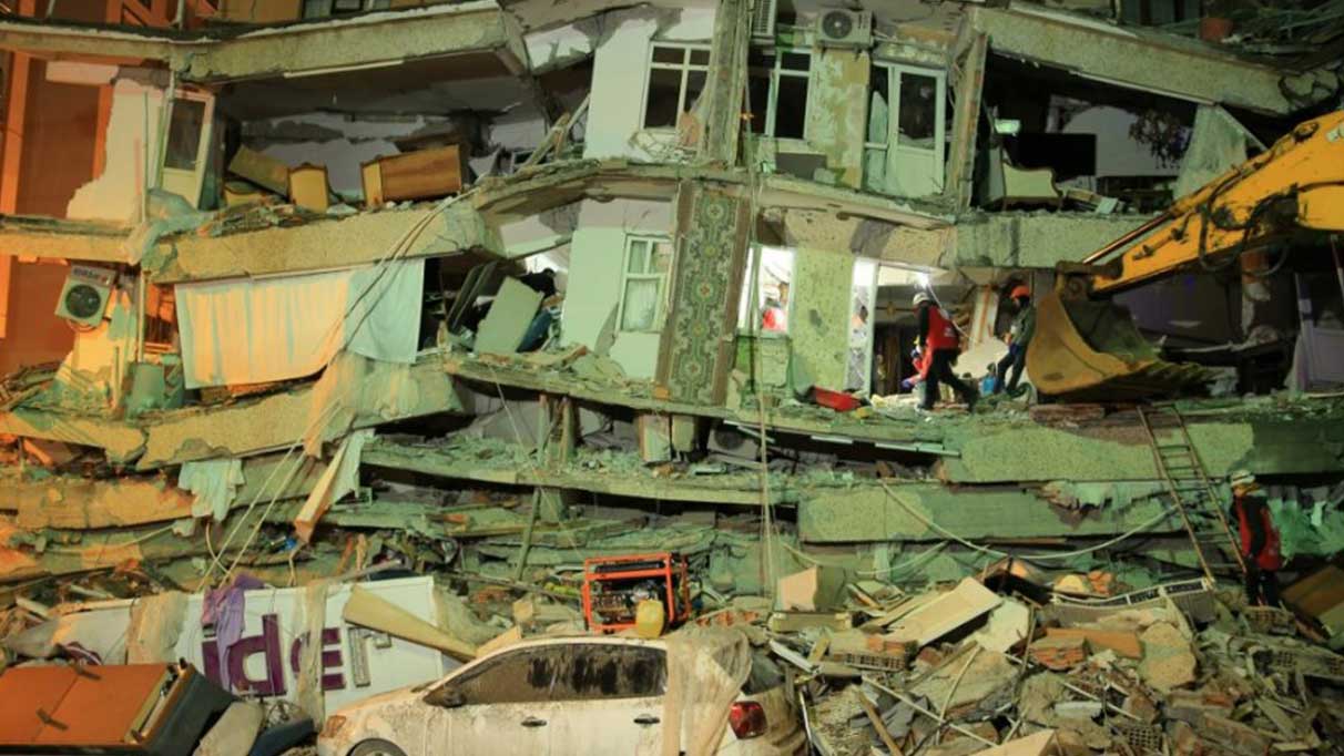 Rüyada göçük altında kalmak ne demek?