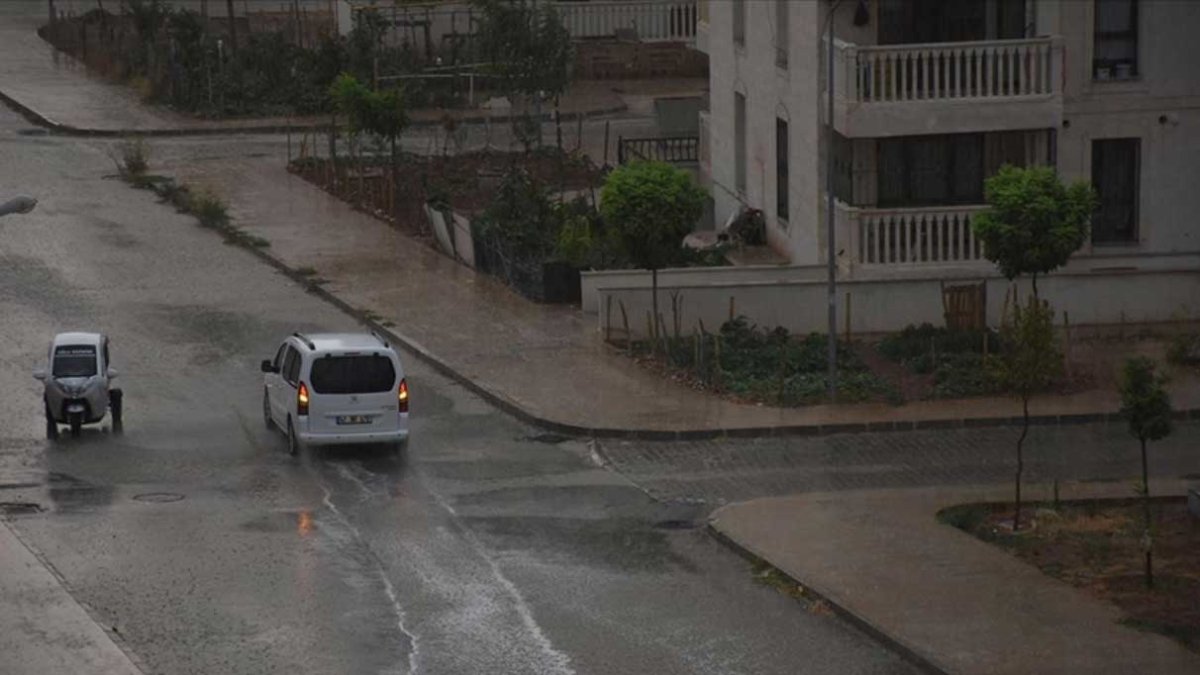 Doğu ve Güneydoğu Anadolu Bölgesi için kuvvetli sağanak uyarısı