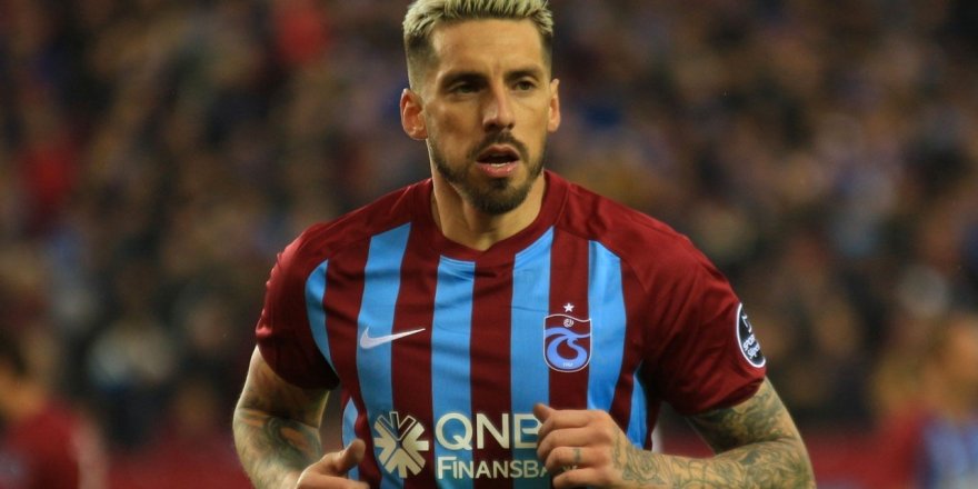 Jose Sosa imzayı atıyor