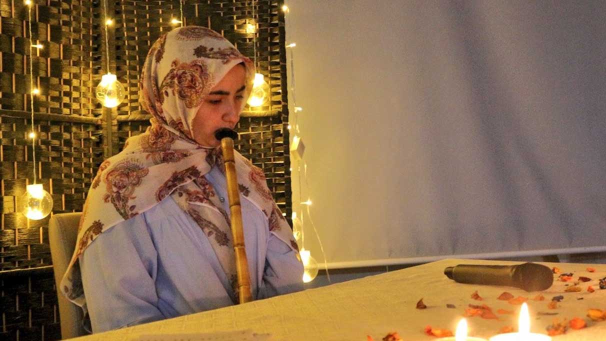 Öğrenciler şiir ve ney dinledi