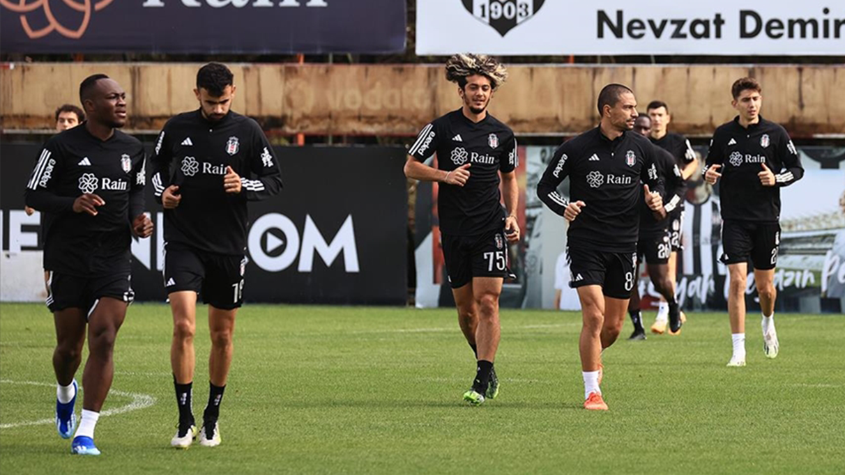 Beşiktaş'ta sakatlık krizi: Yıldız oyuncudan kötü haber geldi