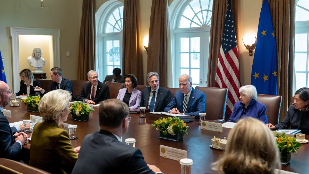 AB Konseyi Başkanı Michel ve Leyen ABD’yi ziyaret etti