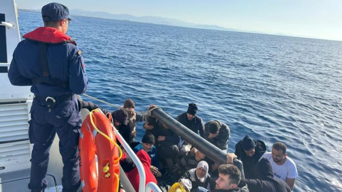 Muğla açıklarında 65 düzensiz göçmen kurtarıldı, 60 göçmen yakalandı