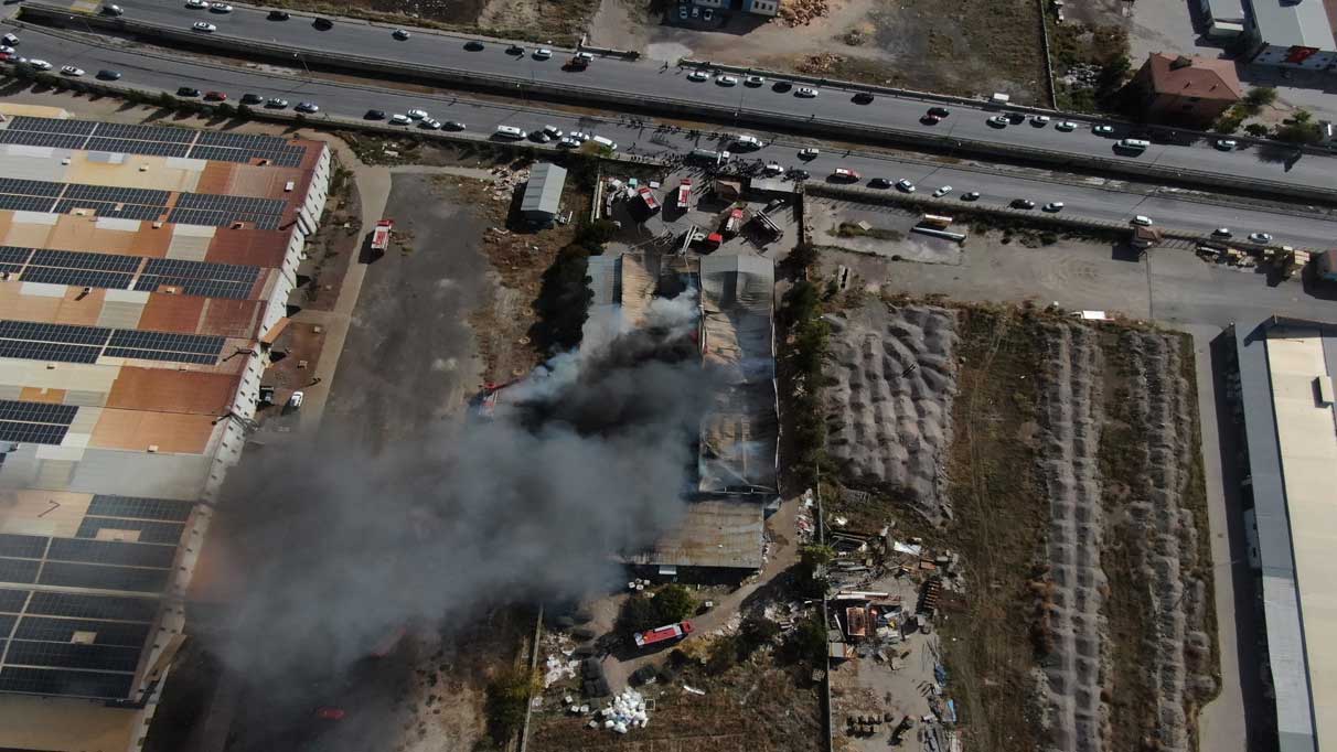 Kayseri’deki fabrika yangını 2 saatte kontrol altına alındı