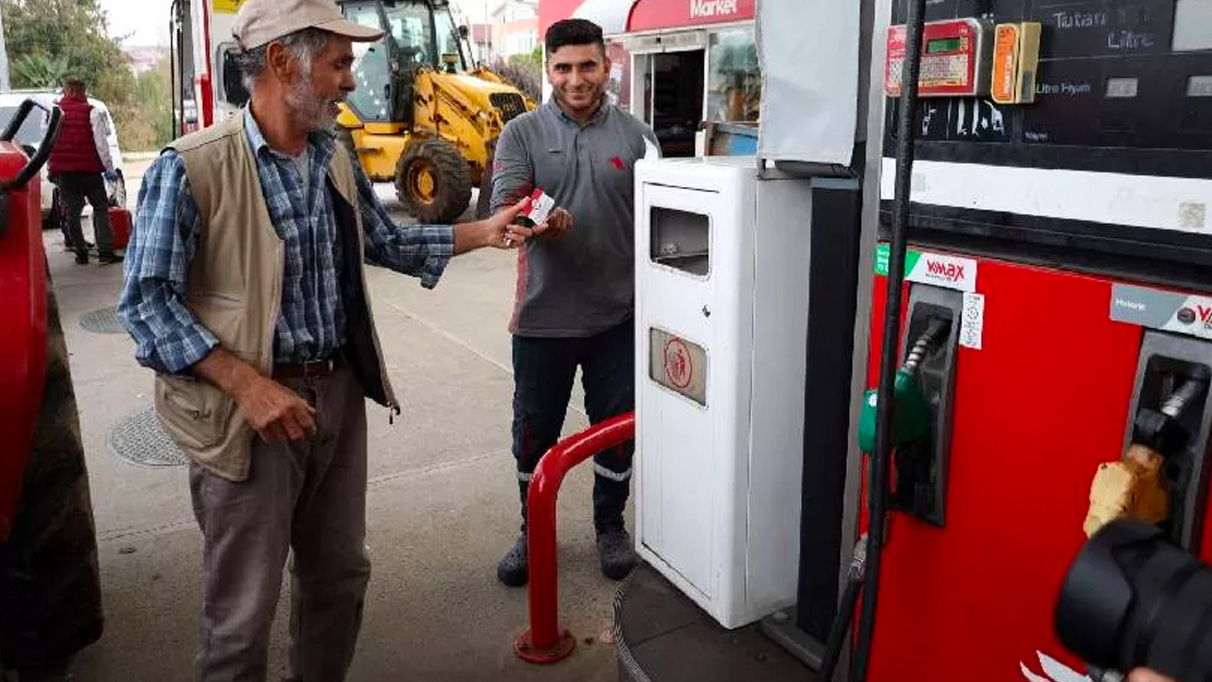 Çiftçiler rahat bir nefes alacak: Kartını alan akaryakıt istasyonuna koştu