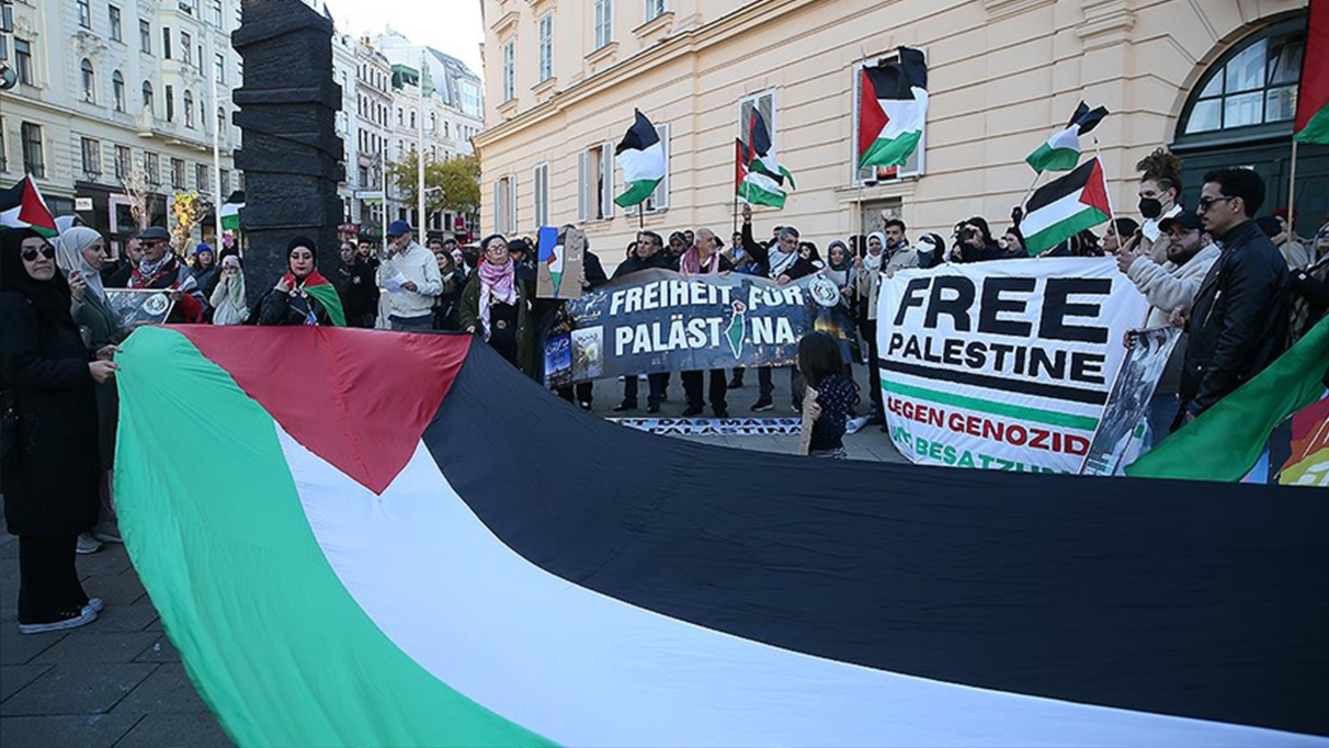 İsrail’in serbest bıraktığı kadın mahkum: Üzerimize gaz sıkıyorlar, taciz ediyorlardı