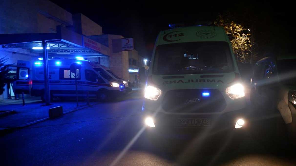 Servis araçları birbirine girdi: 6 yaralı