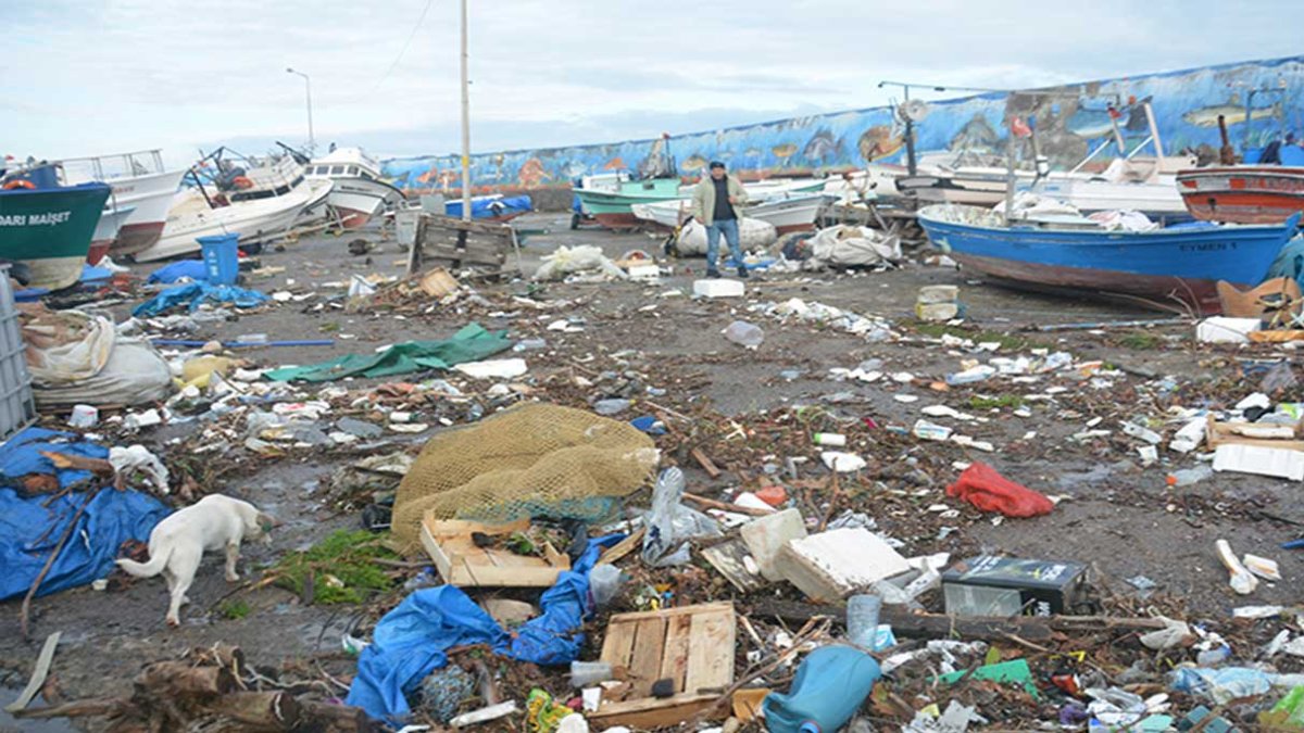 Sağanak ve şiddetli rüzgar Sakarya ve Düzce'de büyük hasar bıraktı