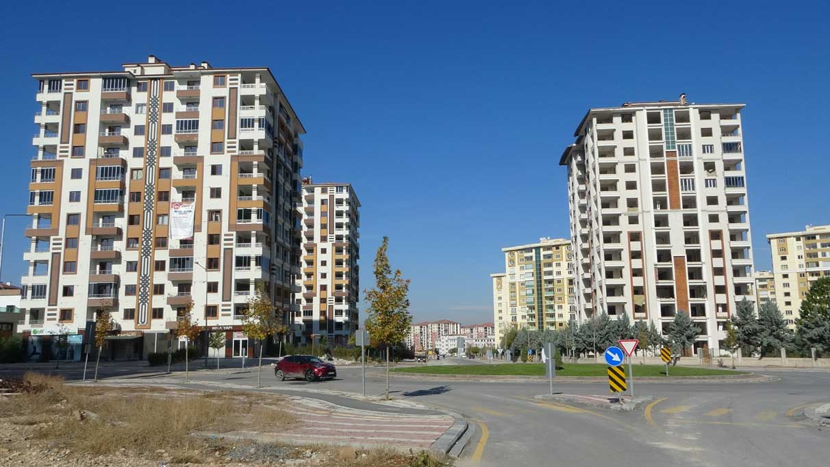 Deprem öncesi 6 milyona satılan daireler 1 milyona alıcı bulamıyor