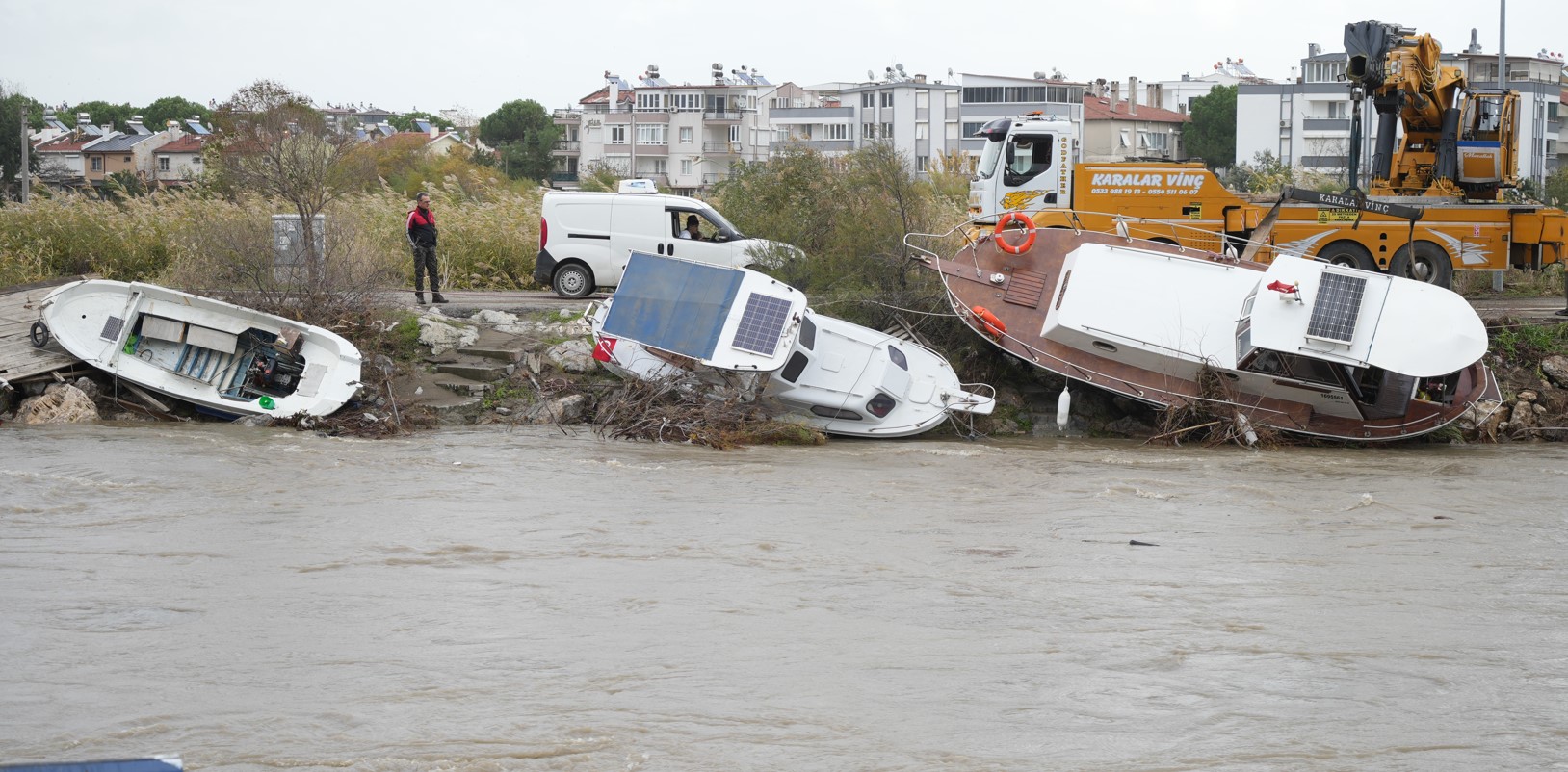Kızılkeçili ve Zeytinli çaylarının su debisi düştü