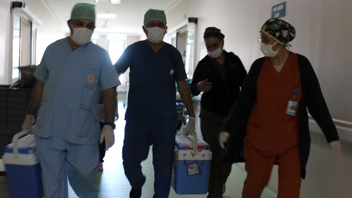 Beyin ölümü gerçekleşen 71 yaşındaki hastanın bağışlanan organları umut olacak
