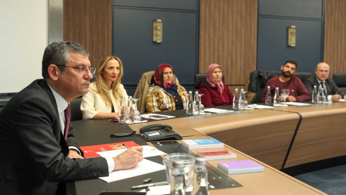 Özgür Özel, Agrobay işçileri ile bir araya geldi