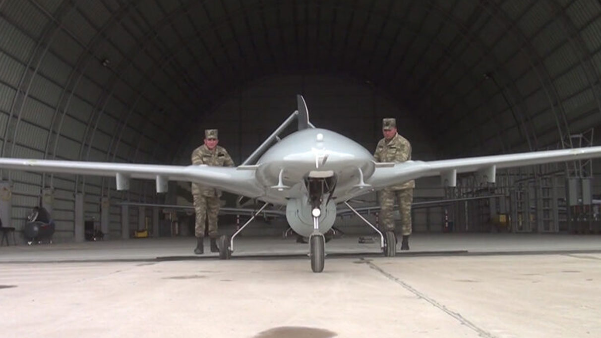 Azerbaycan ordusundan Bayraktar TB2 SİHA'larla tatbikat!