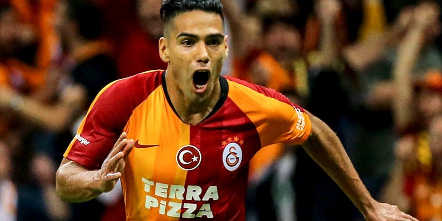 Radamel Falcao dış basının manşetlerinde