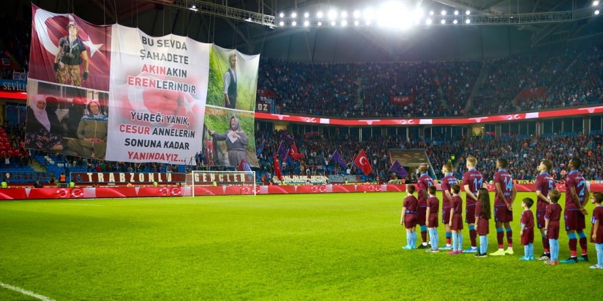 Trabzonspor'dan anlamlı koreografi